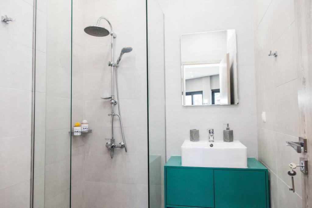 E Spacious Cornered Brand New Studio Apartment E Atény Exteriér fotografie